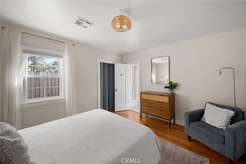 1136 E Grand Property Photo 24