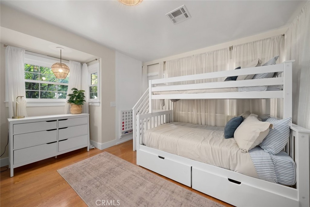 1136 E Grand Property Photo 27