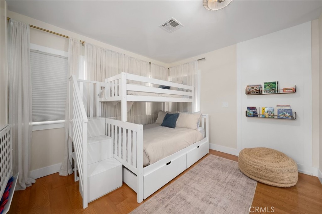 1136 E Grand Property Photo 28