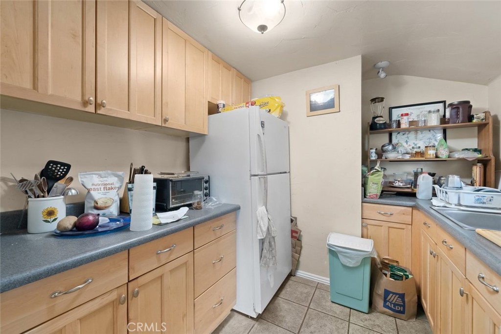 1136 E Grand Property Photo 45