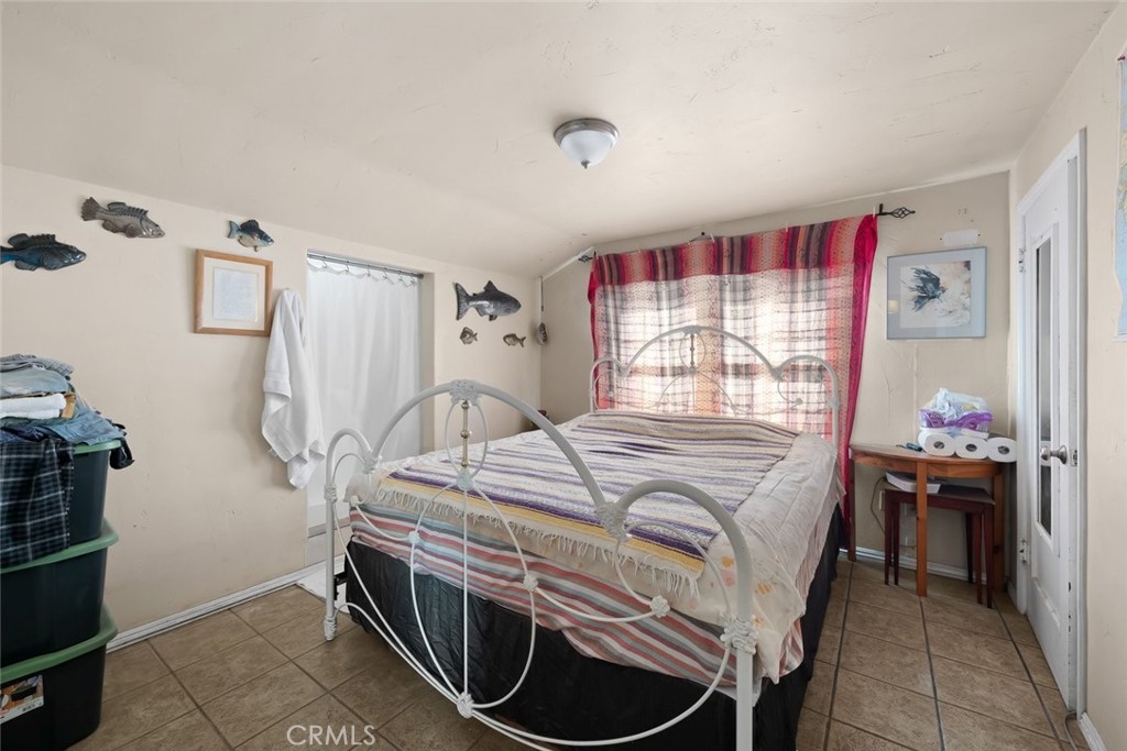 1136 E Grand Property Photo 46