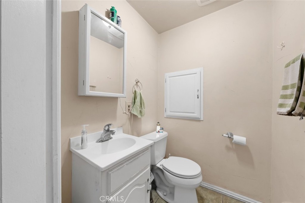 1136 E Grand Property Photo 48
