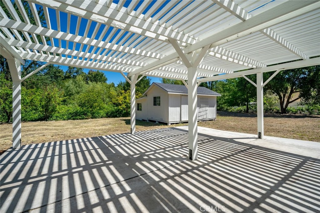 1090 Jordan Lane Property Photo 16