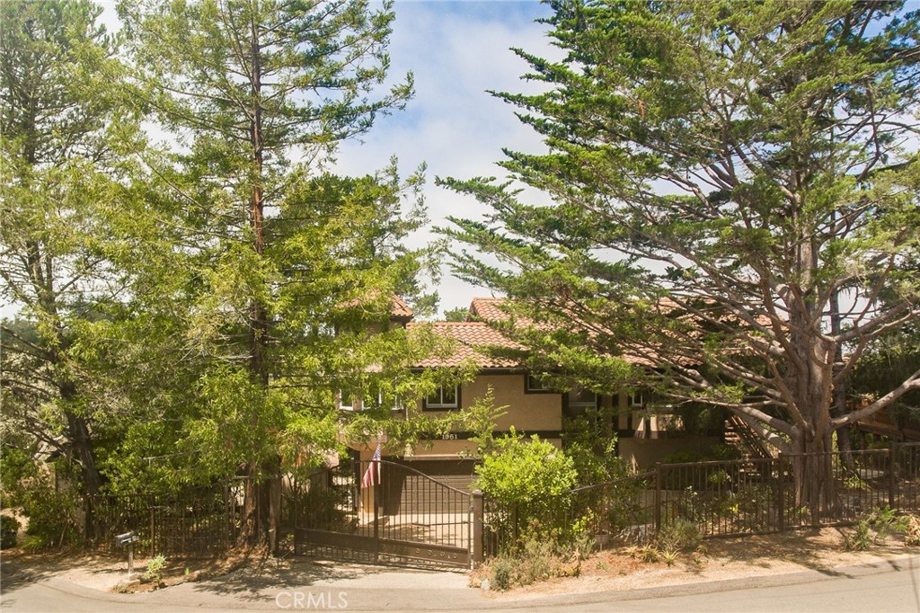 1951 Pierce Avenue Property Photo 2