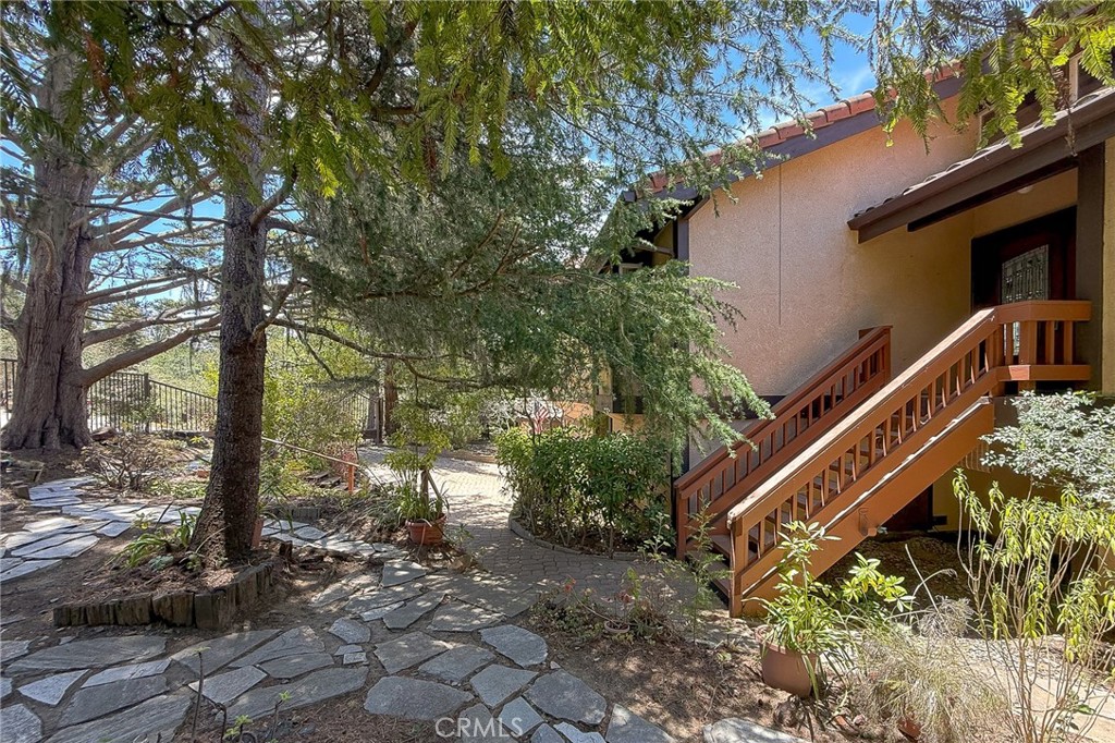 1951 Pierce Avenue Property Photo 8