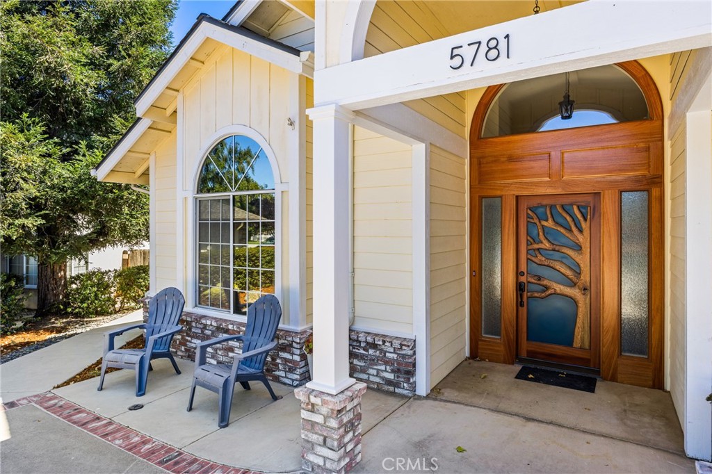 5781 Glenview Property Photo 3