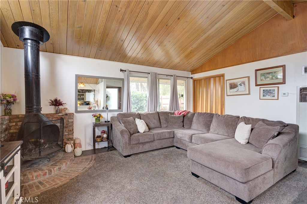 1544 Oak Property Photo 17