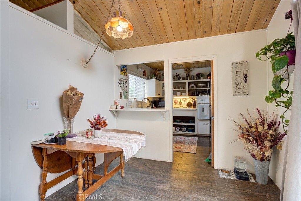 1544 Oak Property Photo 19