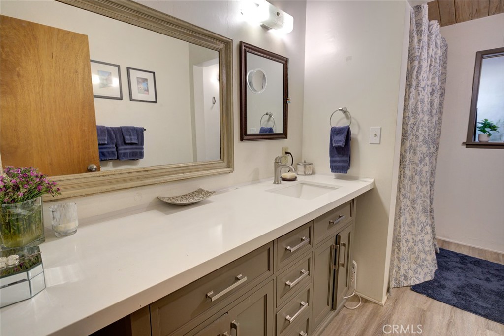 1544 Oak Property Photo 21