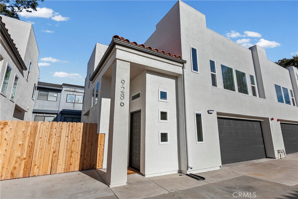 9286 El Bordo Property Photo 1