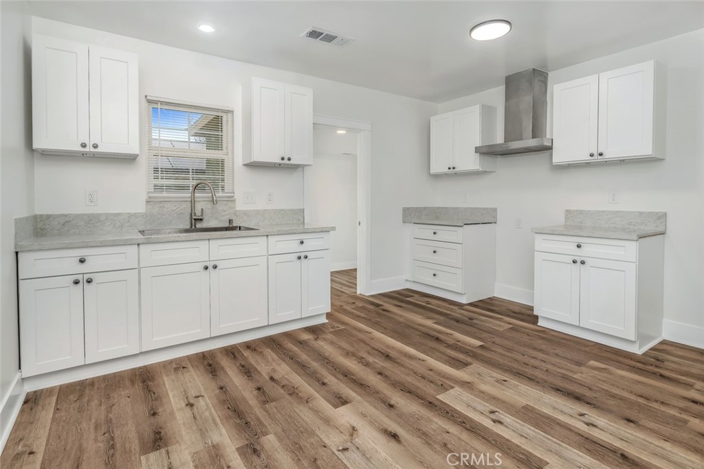 309 S Myrtle Property Photo 2