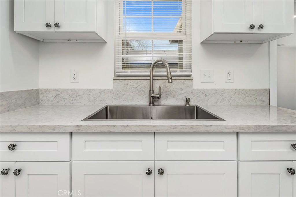 309 S Myrtle Property Photo 3