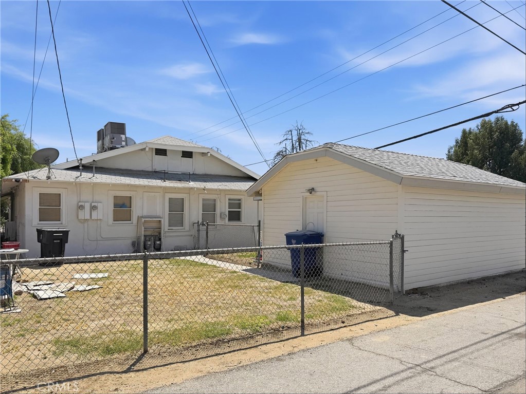 200 Oregon Property Photo 7