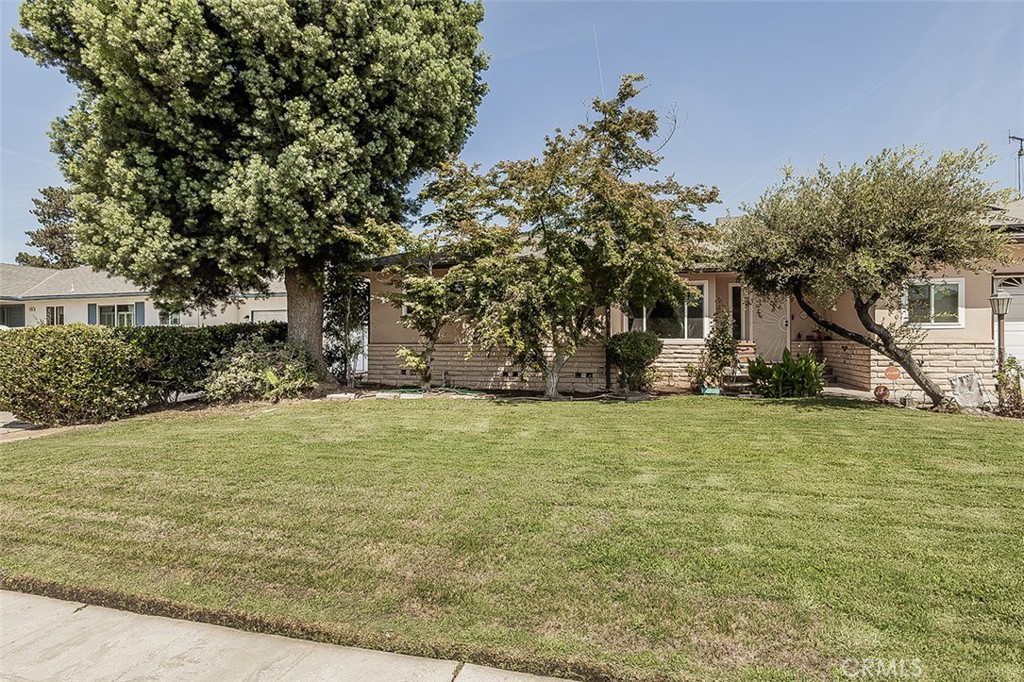 500 W Sample Avenue Property Photo 3