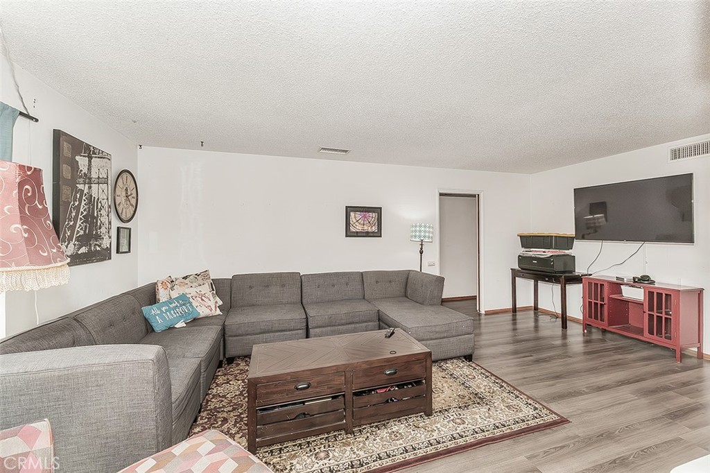 500 W Sample Avenue Property Photo 5
