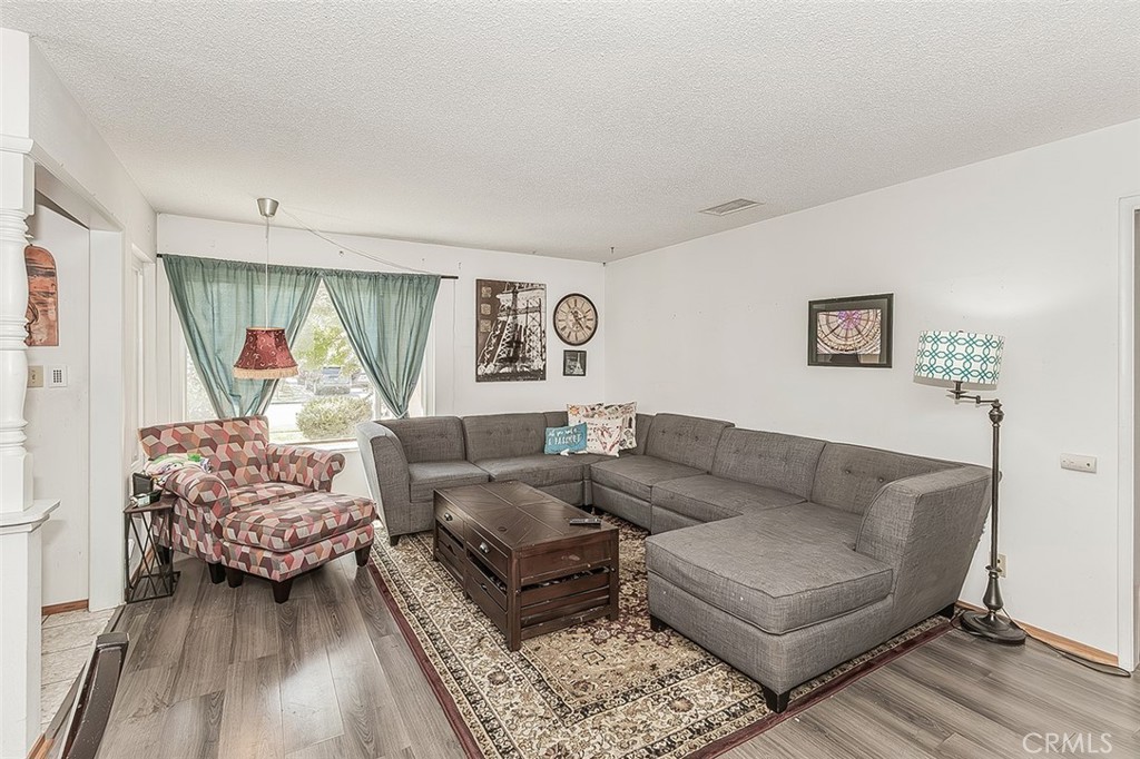 500 W Sample Avenue Property Photo 6