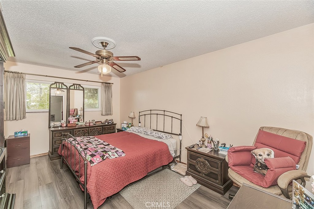 500 W Sample Avenue Property Photo 12