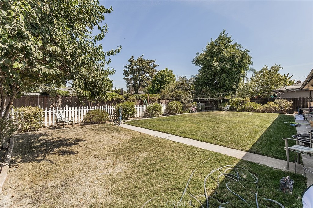 500 W Sample Avenue Property Photo 23