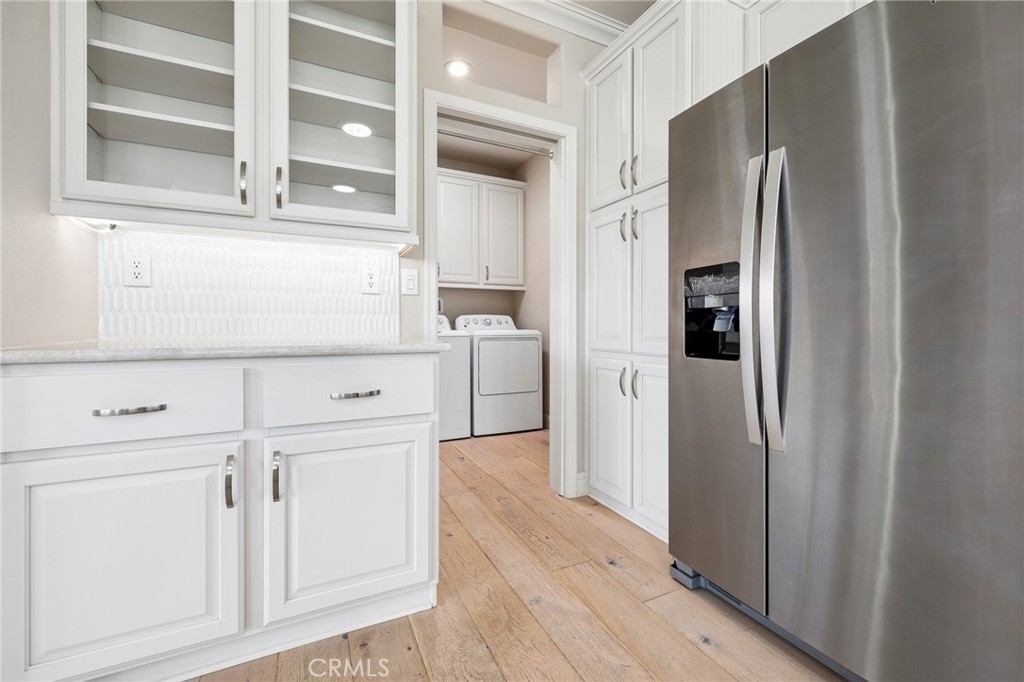 240 Longden Drive Property Photo 12