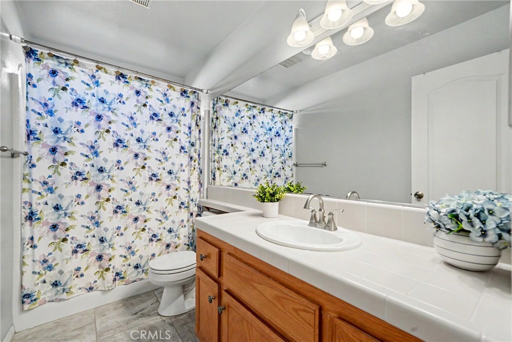 8708 Rollingbay Property Photo 18