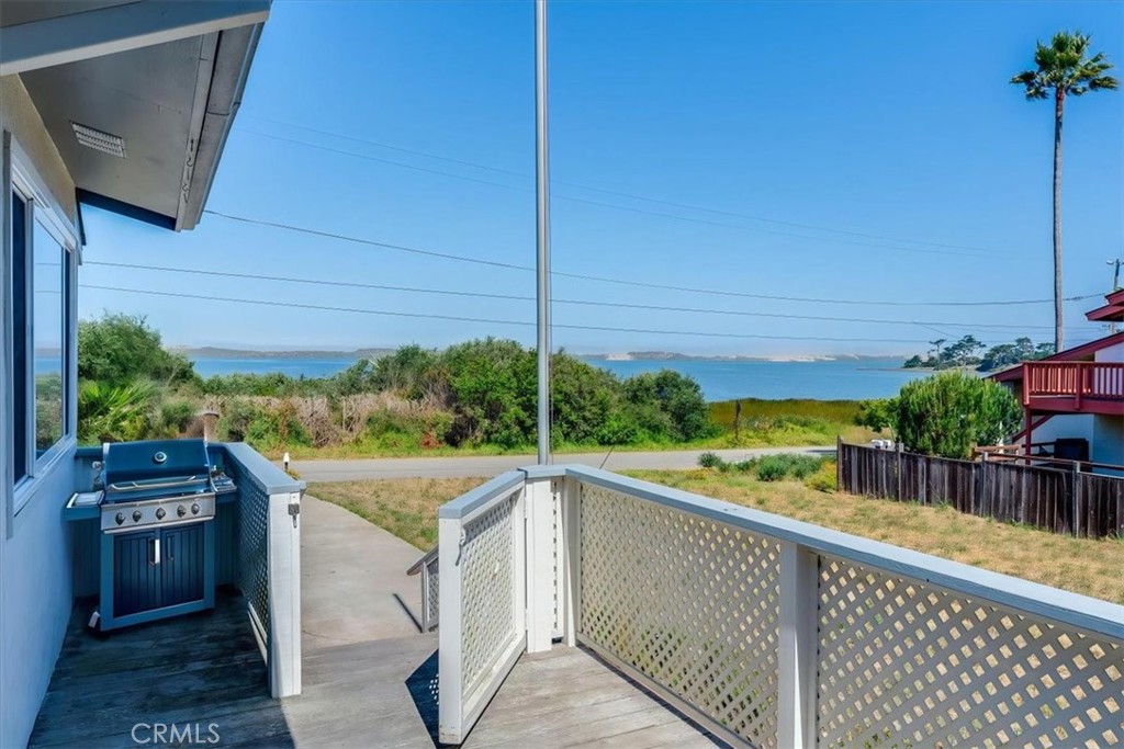 1556 3rd Property Photo 6