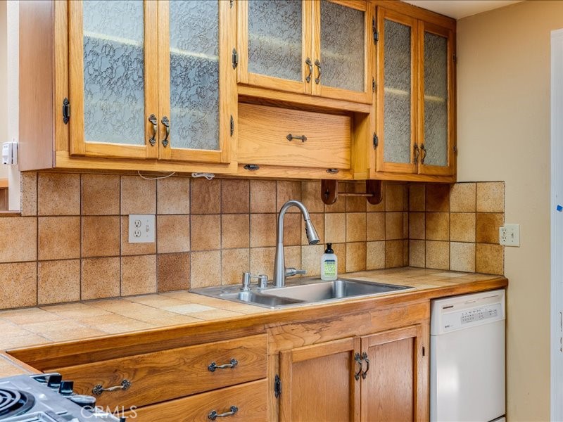 1556 3rd Property Photo 26