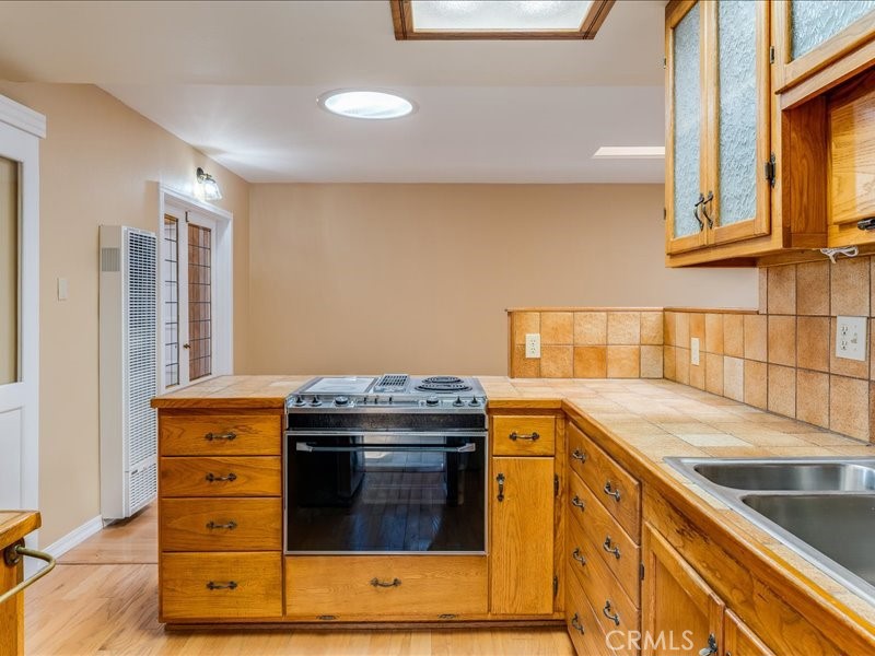 1556 3rd Property Photo 27