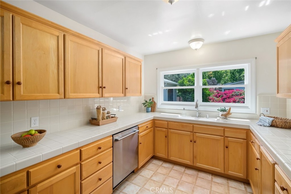 1879 San Luis Drive Property Photo 10