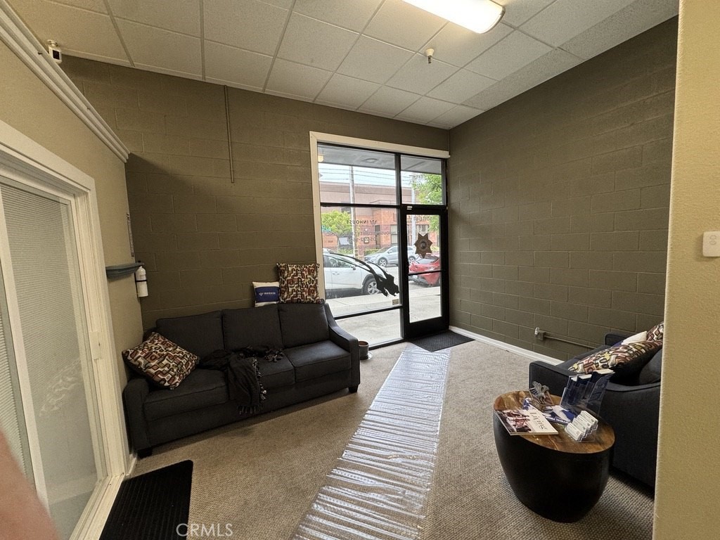 3195 Mcmillan B1 Property Photo 2