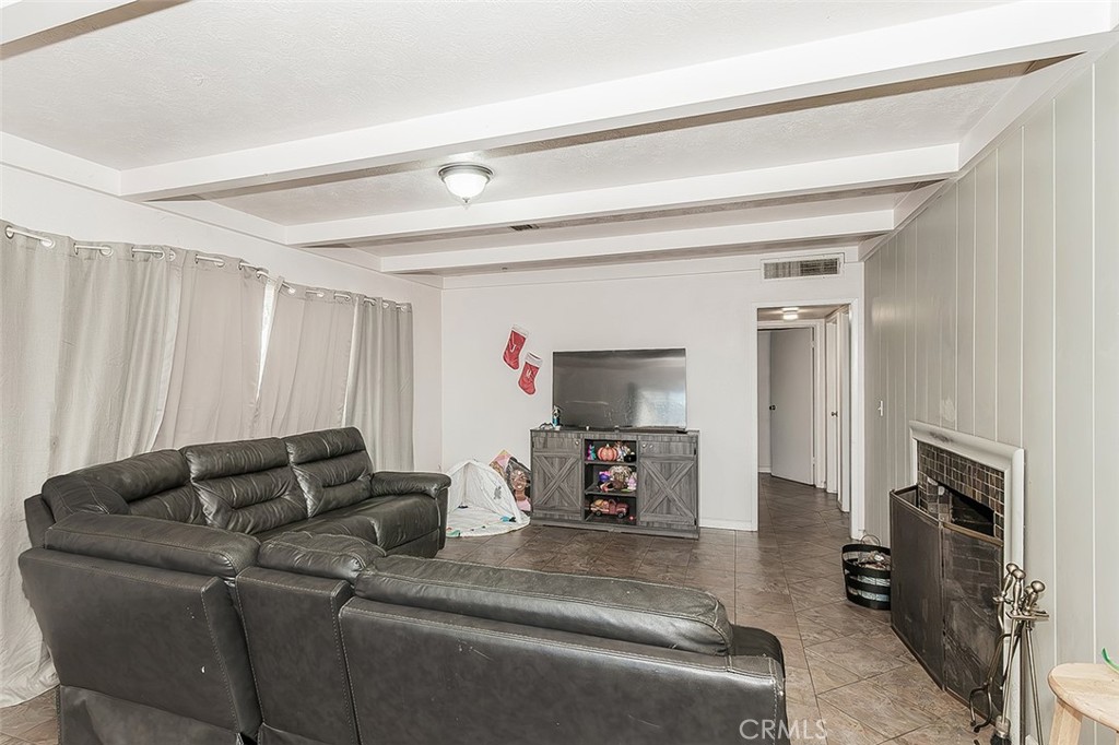 17209 E Floral Property Photo 3