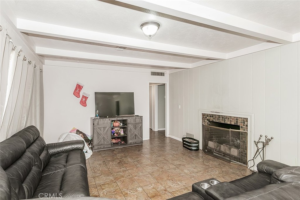 17209 E Floral Property Photo 4