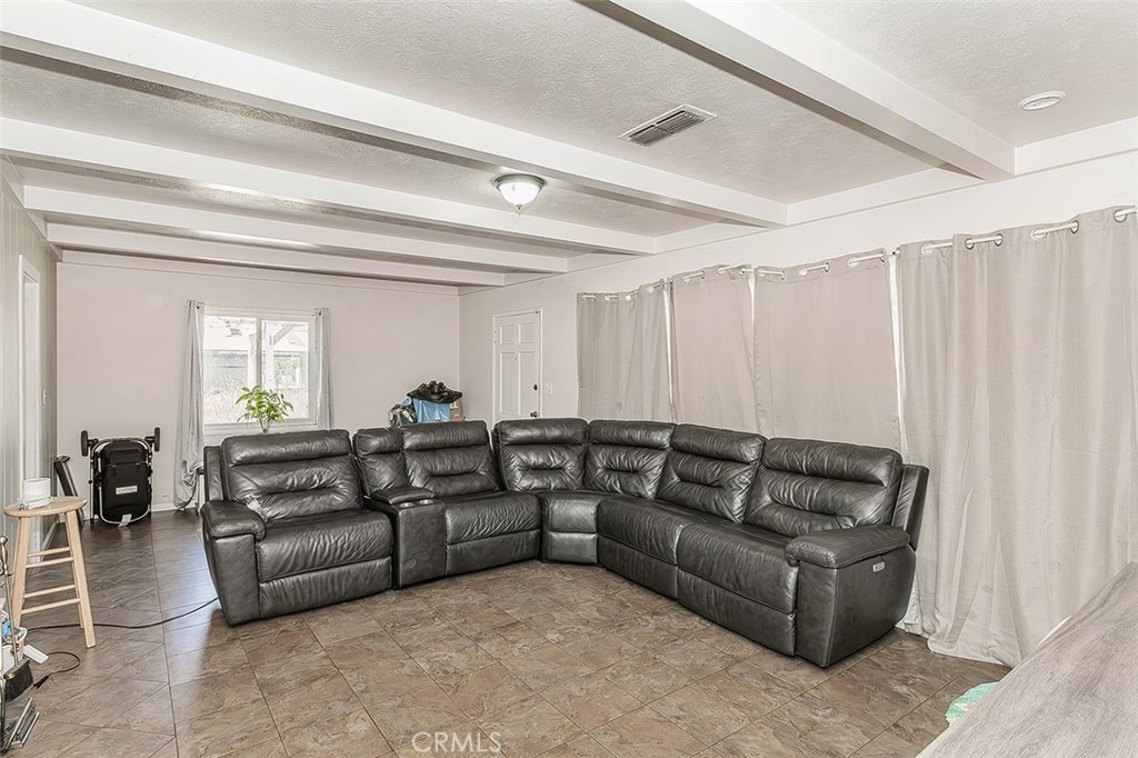 17209 E Floral Property Photo 5