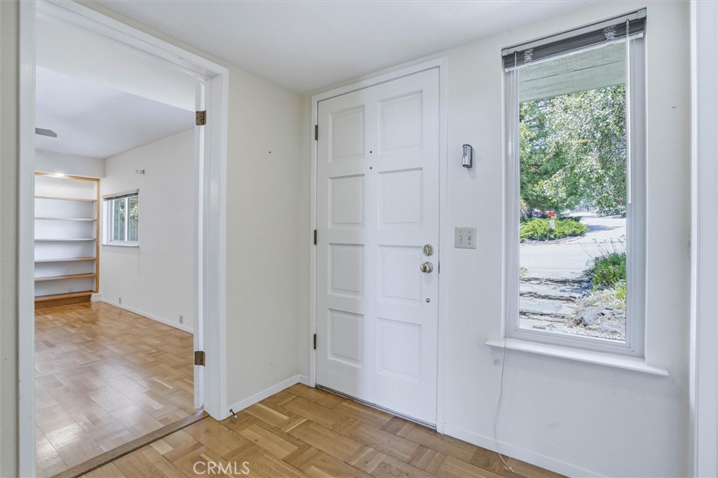 490 Warwick Street Property Photo 6