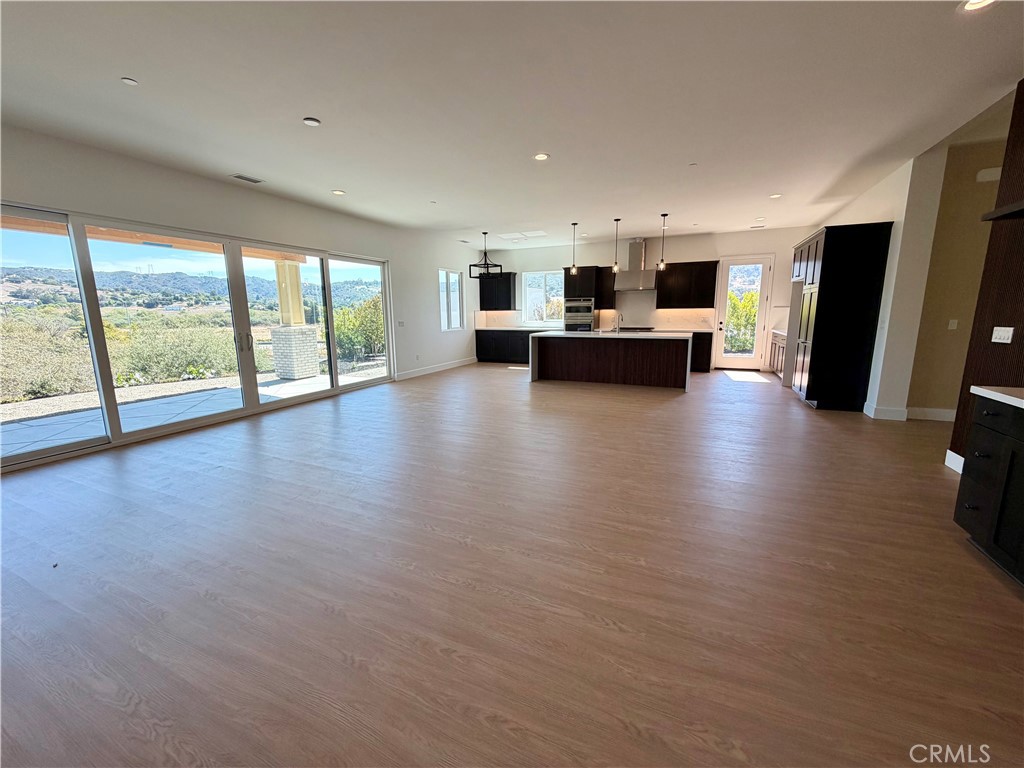 6600 Valle Verde Lane Property Photo 3