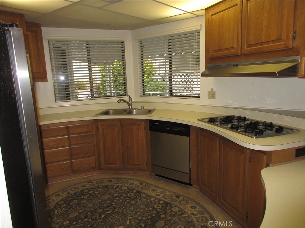 633 Ramona Avenue 31 Property Photo 4