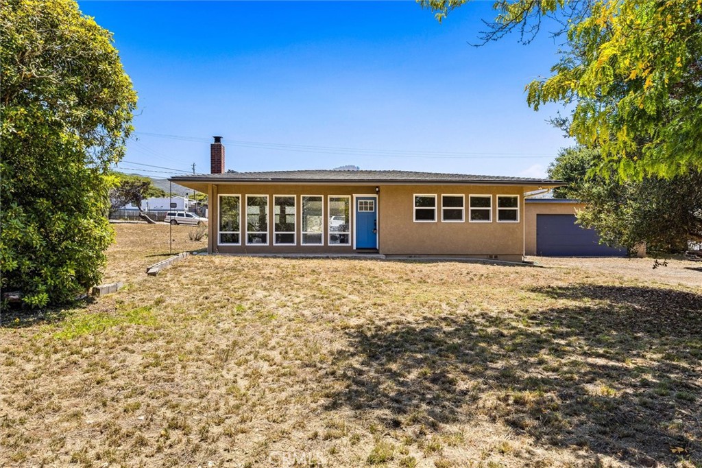 471 Mitchell Property Photo 3