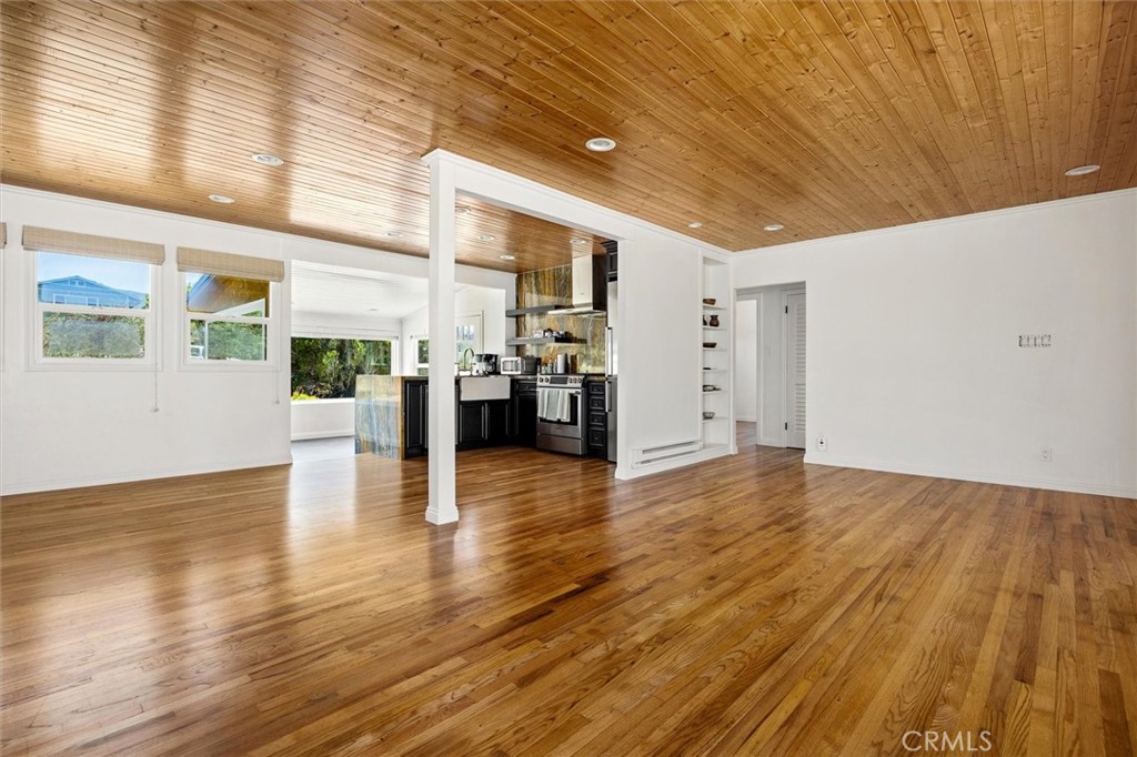471 Mitchell Property Photo 6