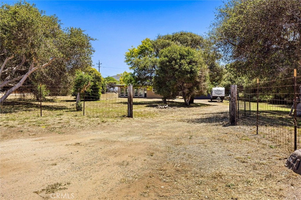 471 Mitchell Property Photo 27