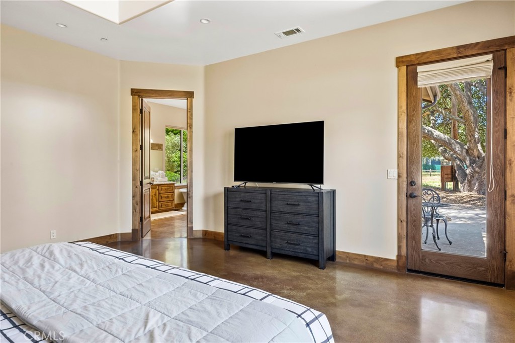 535 Stanton Street Property Photo 17