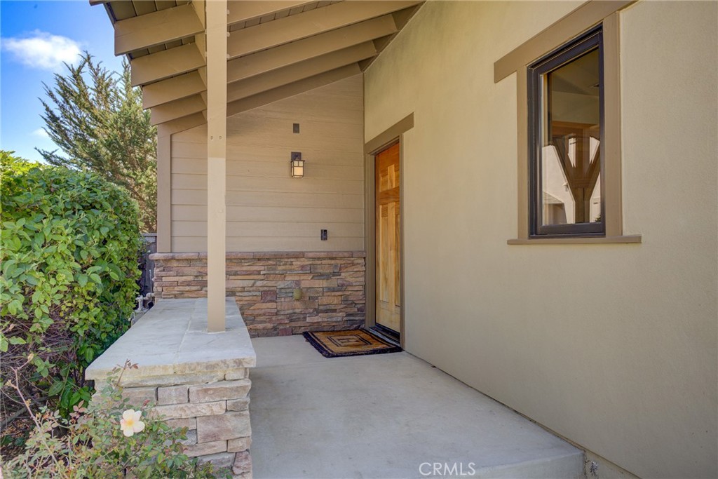 2303 Sanderling Court Property Photo 2