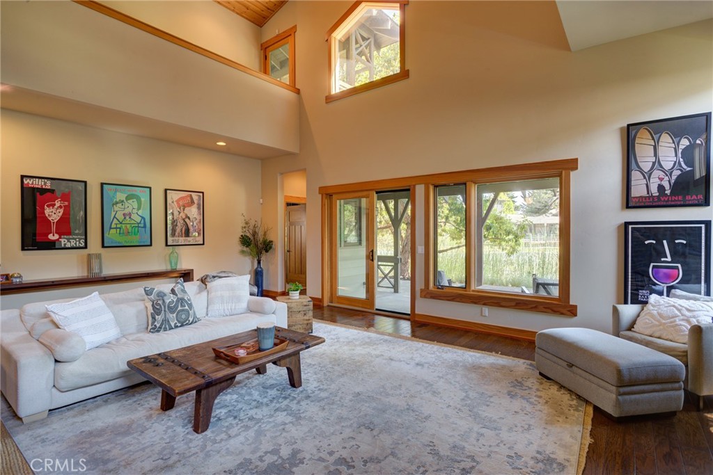 2303 Sanderling Court Property Photo 3