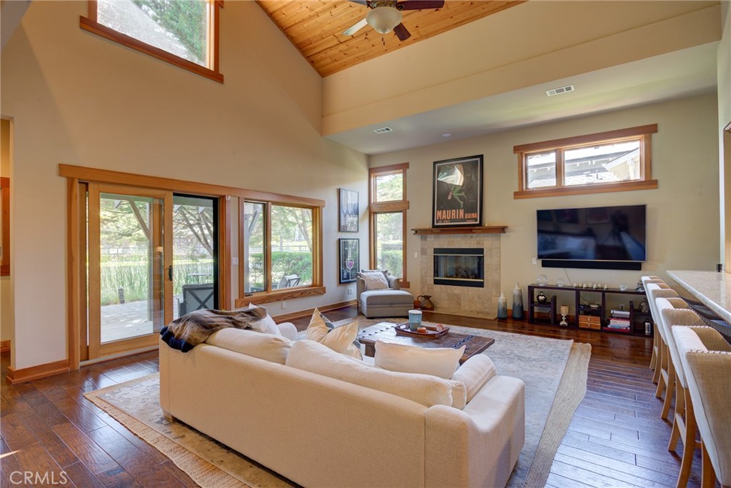 2303 Sanderling Court Property Photo 4