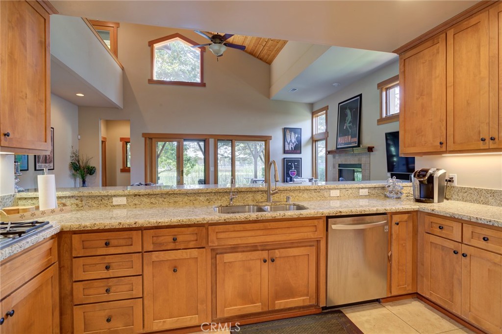 2303 Sanderling Court Property Photo 8