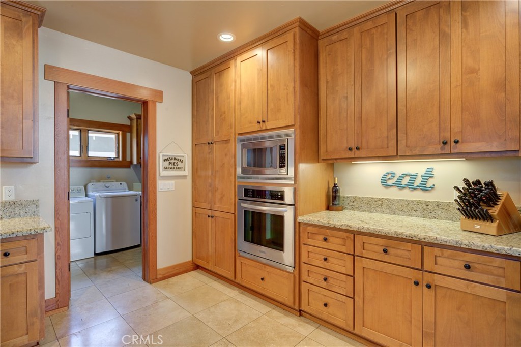 2303 Sanderling Court Property Photo 9