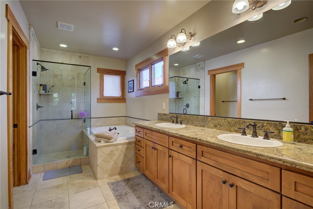 2303 Sanderling Court Property Photo 13