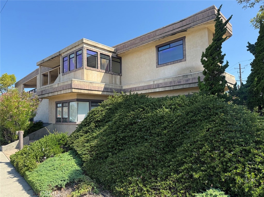 2040 Broad Property Photo 11