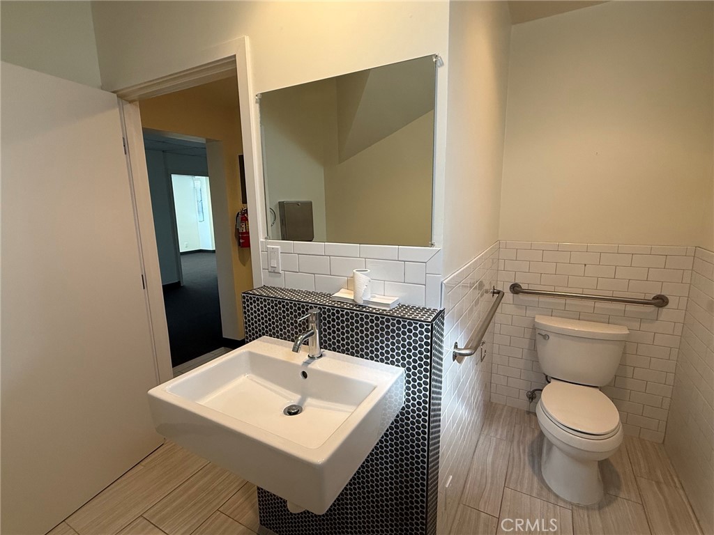 2040 Broad Property Photo 21