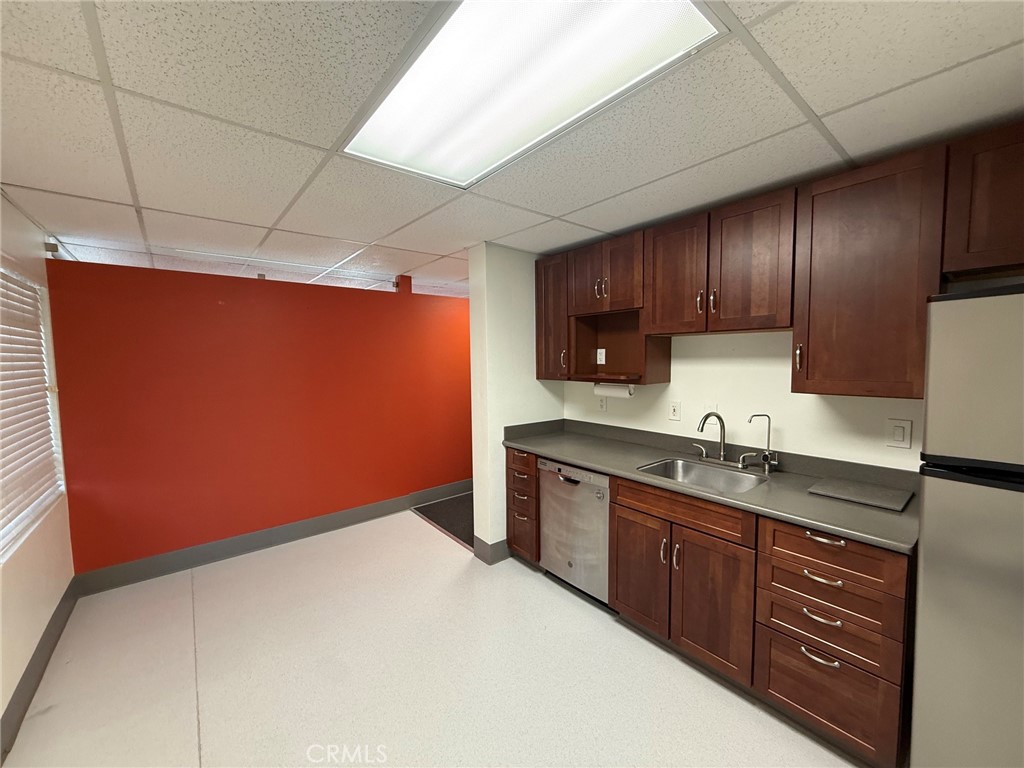 2040 Broad Property Photo 26