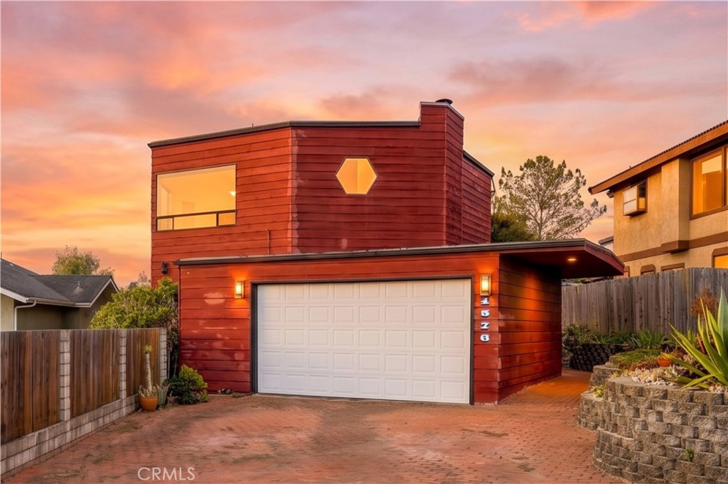 1576 12th Property Photo 1