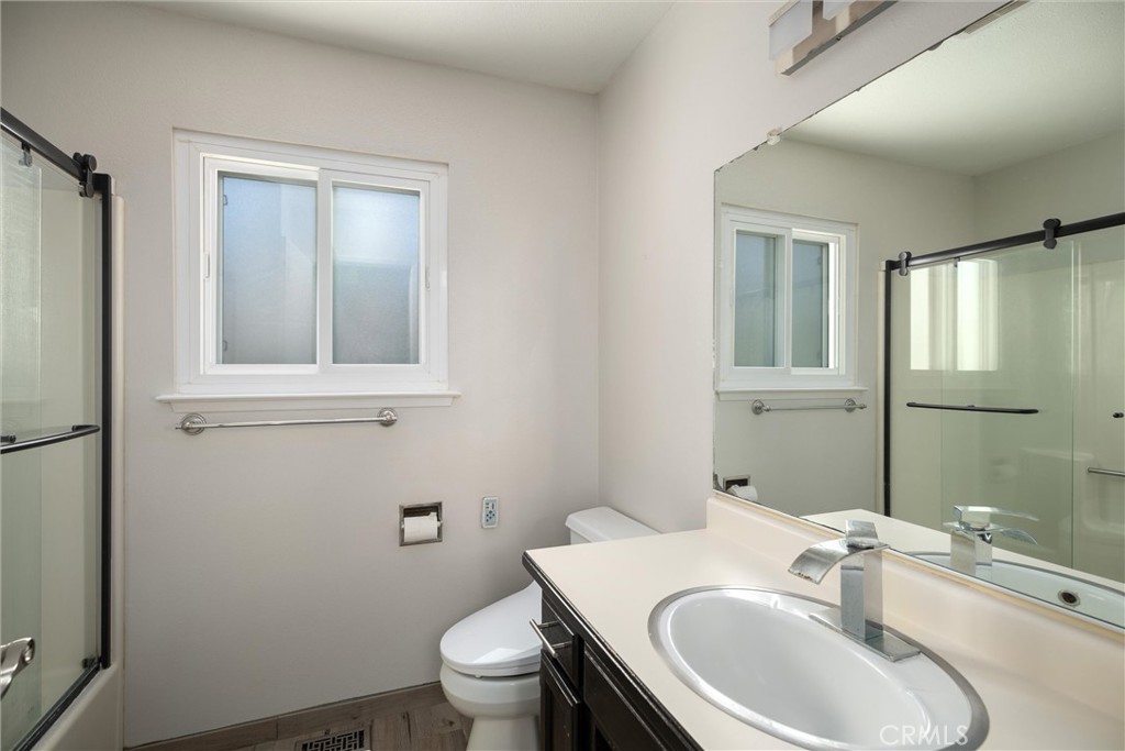 96 24th Street Property Photo 18